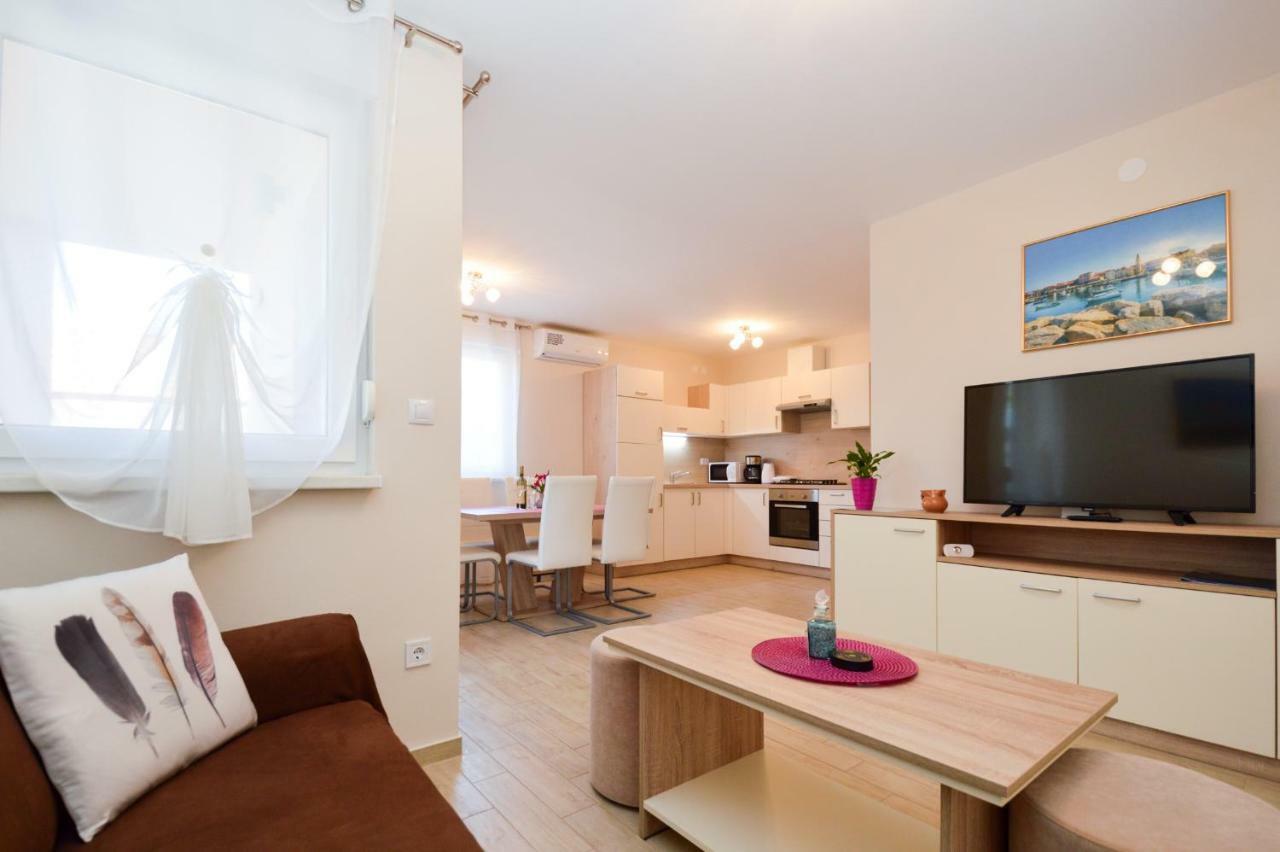 Apartment Mit- Mir Fondole Bagian luar foto