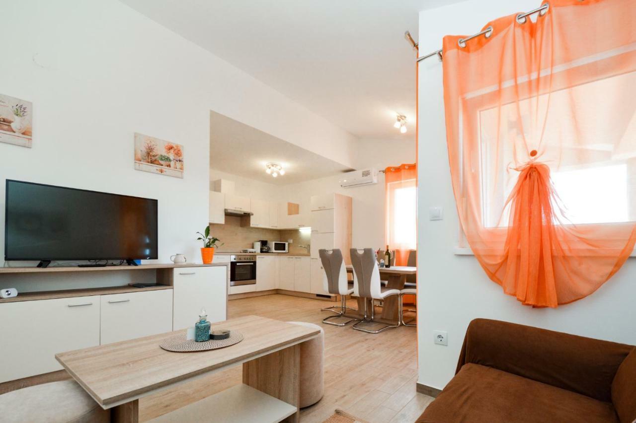 Apartment Mit- Mir Fondole Bagian luar foto